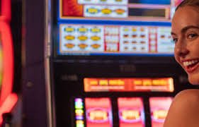 Giao diện chơi cá cược thể thao và giải trí casino trực tuyến trên vipwwin